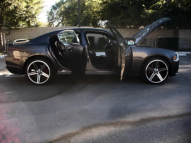 2013chargerDarkGray/25b45a.JPG