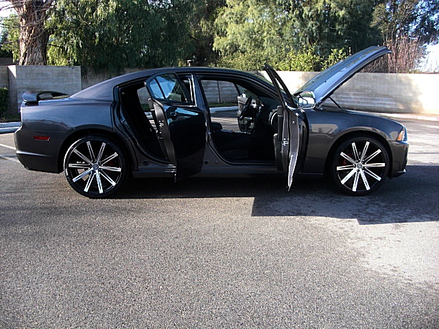 2013chargerDarkGray/25b49.JPG