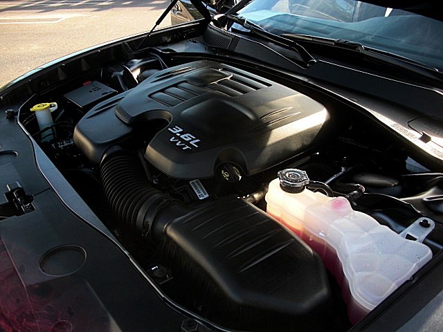 2013chargerDarkGray/25b38.JPG