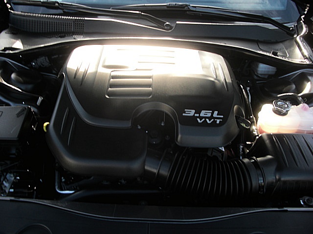 2013chargerDarkGray/25b38.JPG