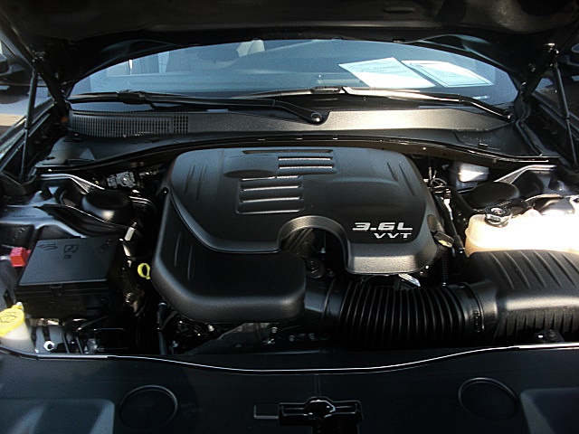 2013chargerDarkGray/25b34a.JPG