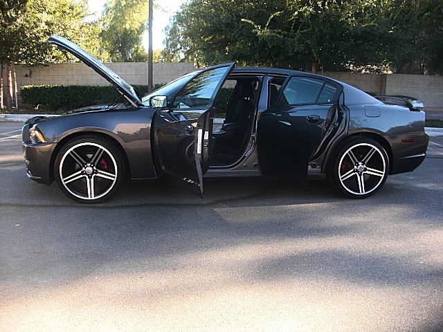 2013chargerDarkGray/25b45a.JPG
