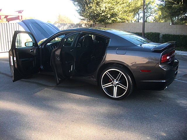2013chargerDarkGray/25b45a.JPG