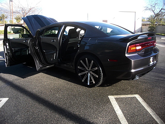 2013chargerDarkGray/25b49.JPG