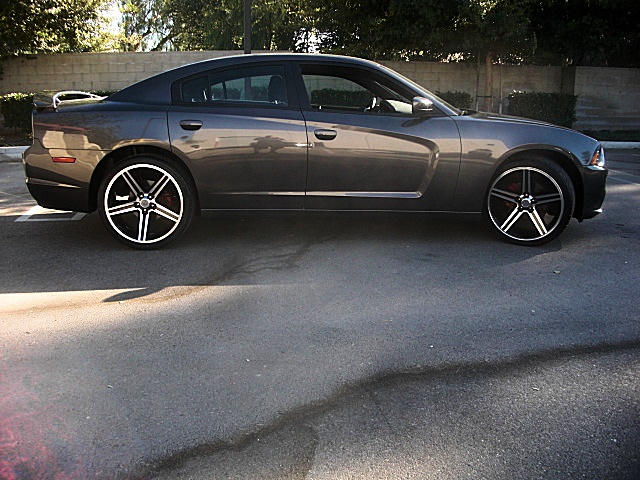 2013chargerDarkGray/25b45a.JPG