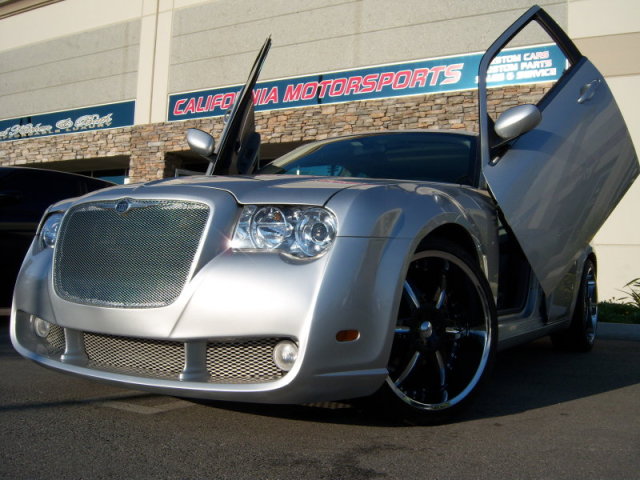 300CustomSilver/300custom23.jpg
