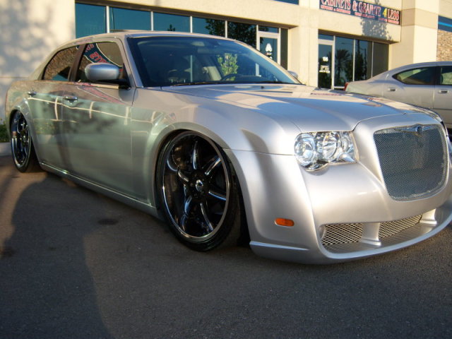 300CustomSilver/300custom23.jpg