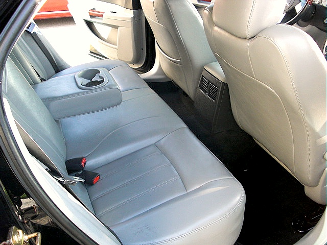 300cBODYkitBlack/newA66.jpg