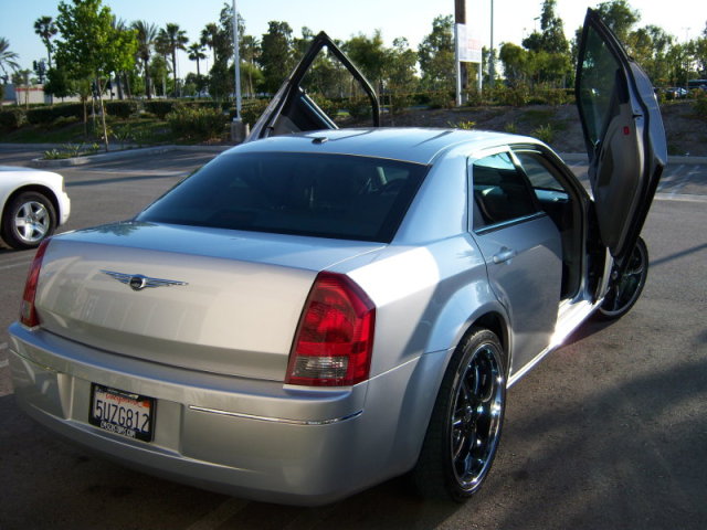 300customSilver/300custom17.jpg