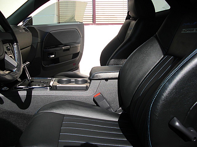 ChallengerMOPAR10/1q54.JPG