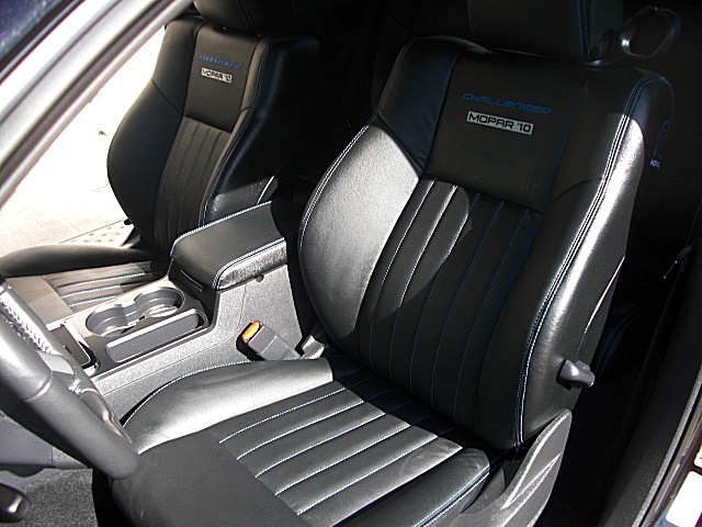 ChallengerMOPAR10/1q54.JPG