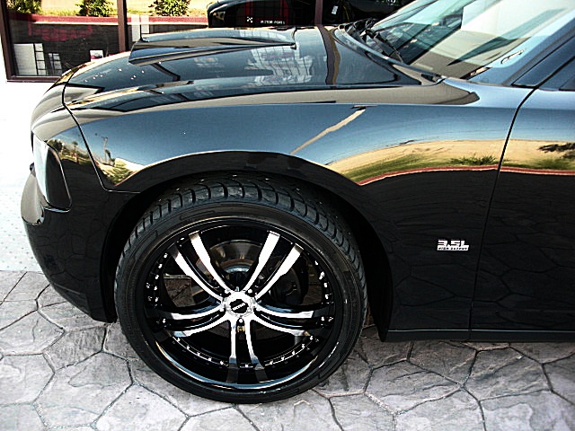 ChargerBlackSXT/1z160.JPG