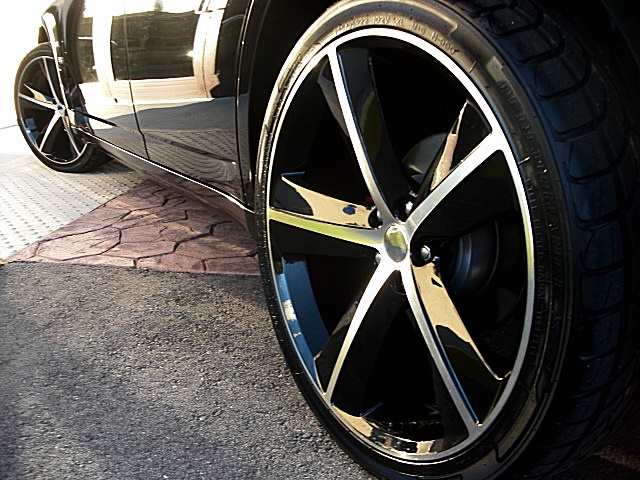 ChargerBlackSXT/24q105.JPG