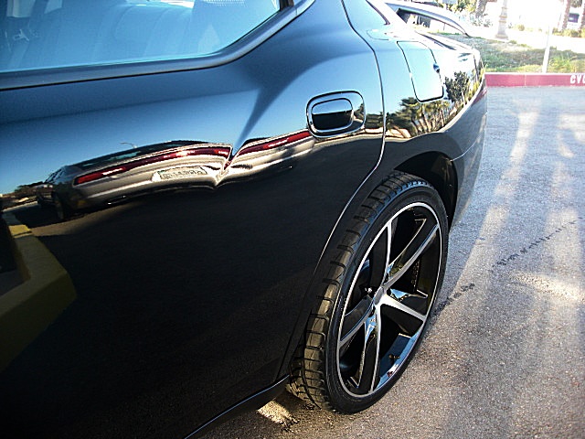 ChargerBlackSXT/24q105.JPG