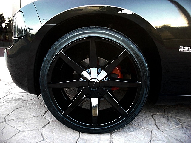 ChargerBlackSXT/25q50.JPG