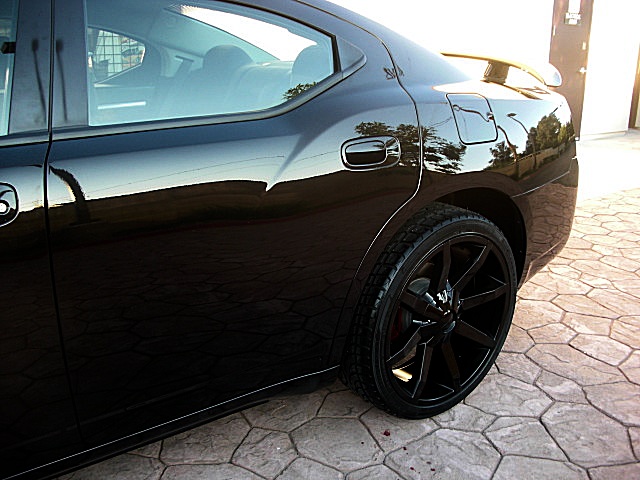 ChargerBlackSXT/25q50.JPG
