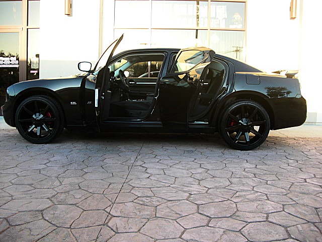 ChargerBlackSXT/25q55.JPG