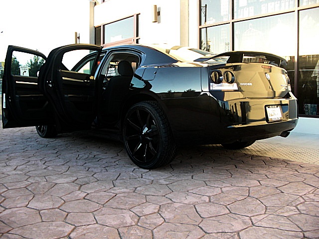 ChargerBlackSXT/25q55.JPG