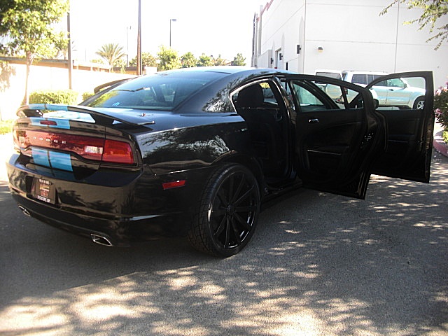 ChargerBlkBlueStripes/23a45.JPG