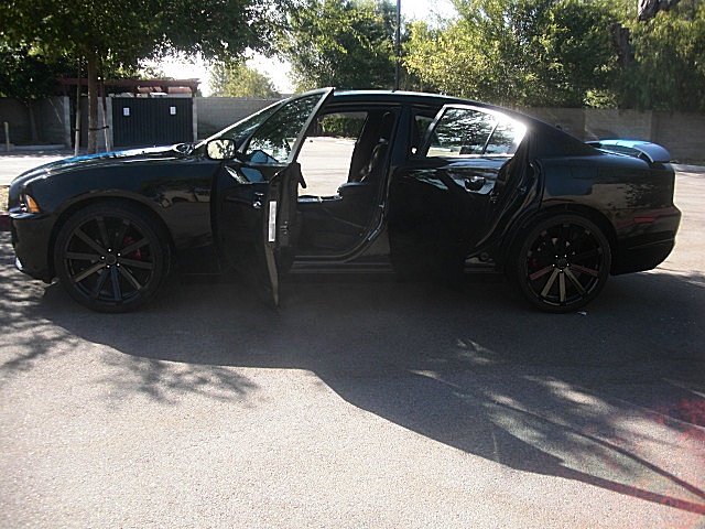 ChargerBlkBlueStripes/23a45.JPG