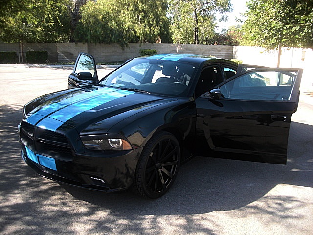 ChargerBlkBlueStripes/23a45.JPG