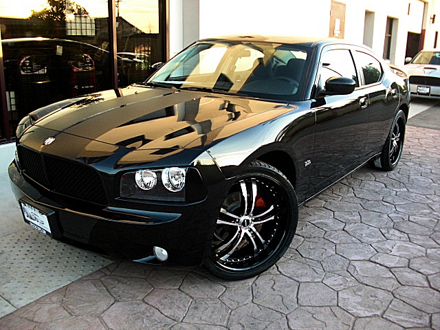 ChargerBlkStripes/1q244.JPG