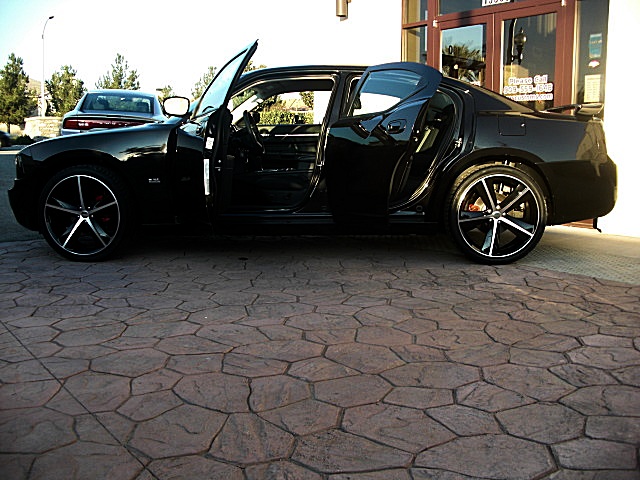 ChargerBlkStripes/24e58.JPG