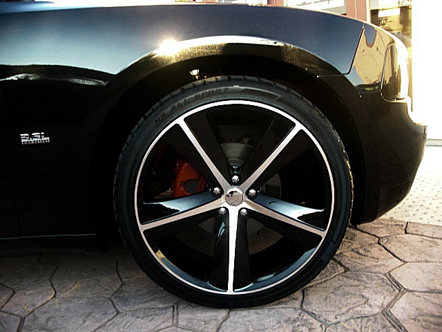 ChargerBlkStripes/24e60.JPG