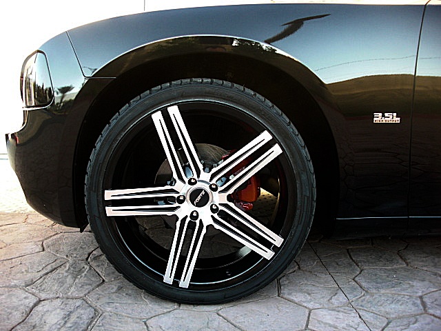 ChargerBlkStripes/2a40.JPG