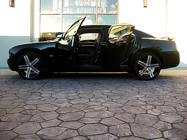 ChargerBlkStripes/2a16.JPG