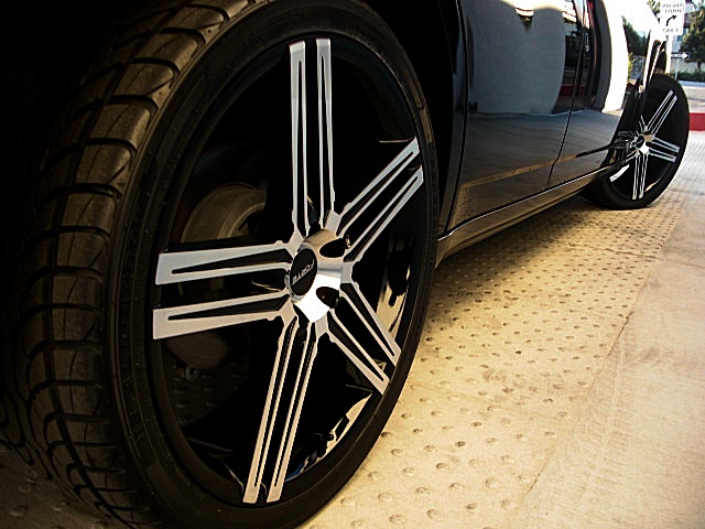 ChargerBlkStripes/2a6.JPG