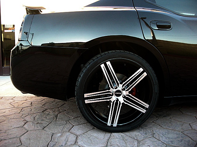 ChargerBlkStripes/2a40.JPG