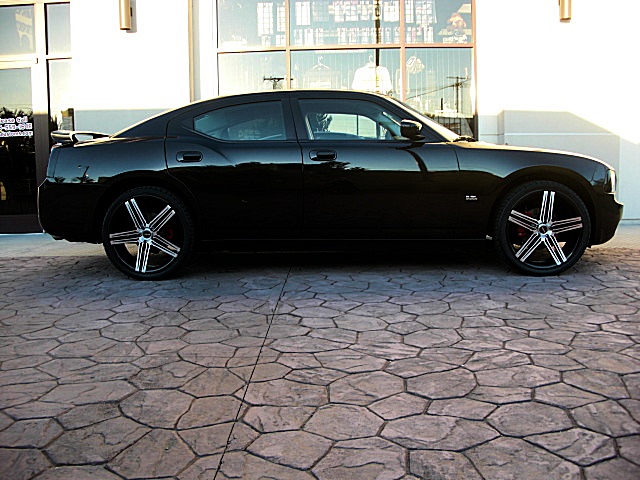ChargerBlkStripes/2a49.JPG