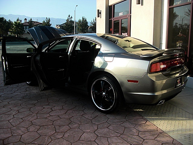 ChargerGRAY2011/523a34.JPG