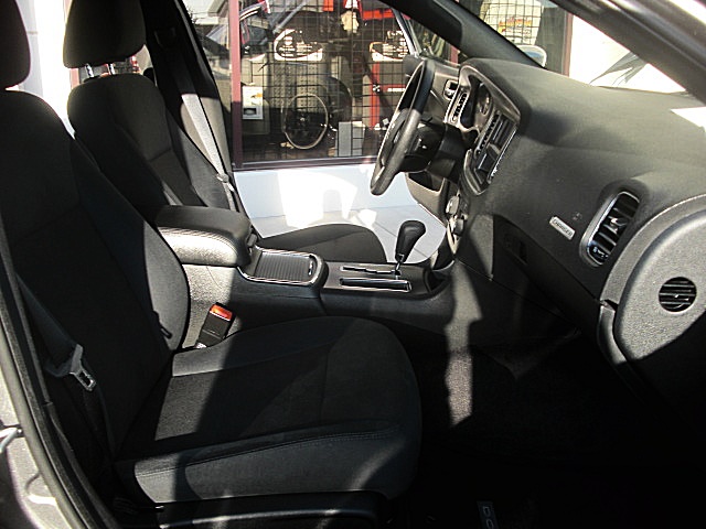 ChargerGRAY2011/25z34.jpg