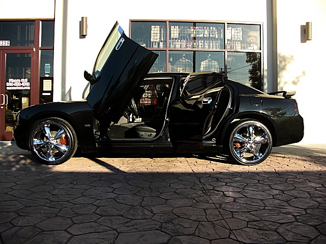 ChargerSXTlamboBLK/26w39.JPG