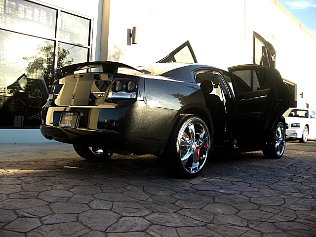 ChargerSXTlamboBLK/26w30.JPG