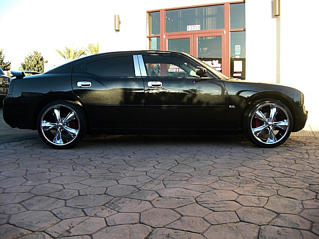 ChargerSXTlamboBLK/26w80.JPG