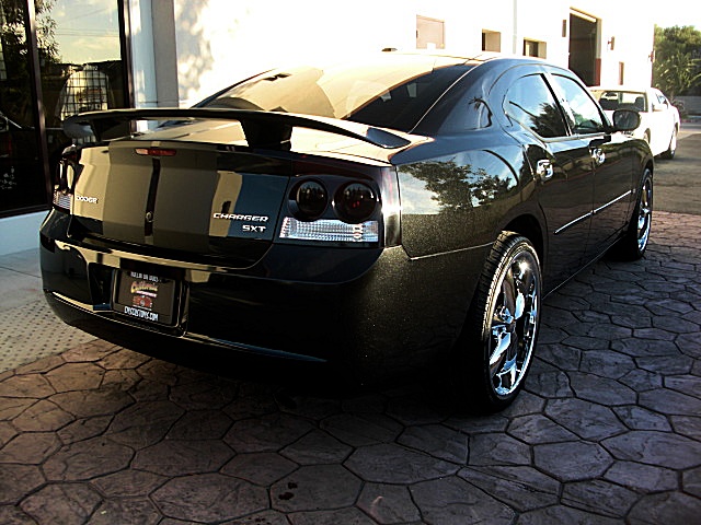 ChargerSXTlamboBLK/26w80.JPG