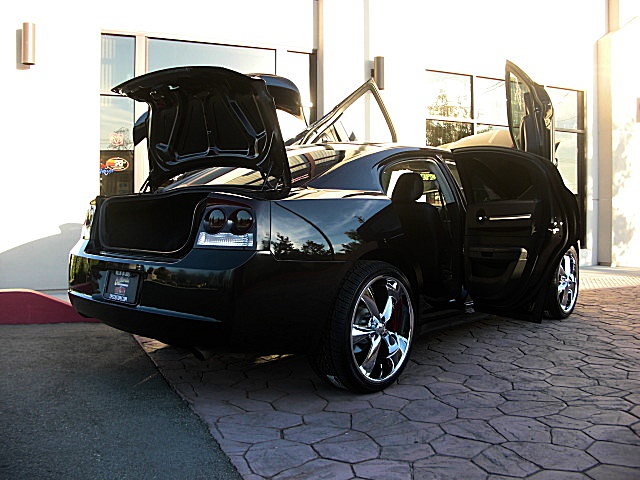 ChargerSXTlamboBLK/26w80.JPG