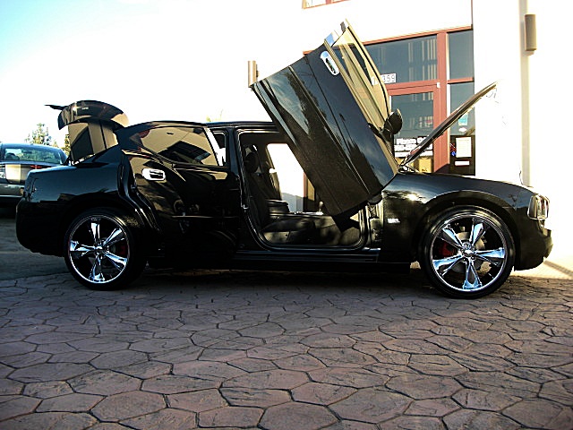 ChargerSXTlamboBLK/26w80.JPG