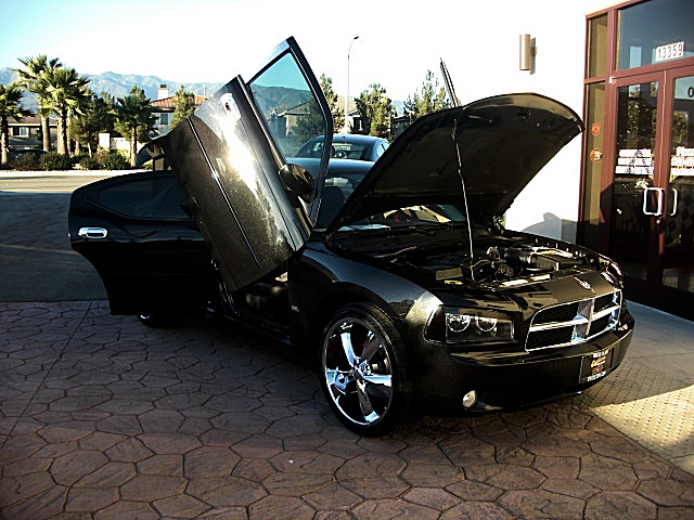 ChargerSXTlamboBLK/26w80.JPG