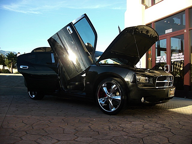 ChargerSXTlamboBLK/26w70.JPG