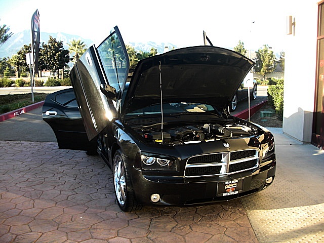 ChargerSXTlamboBLK/26w80.JPG