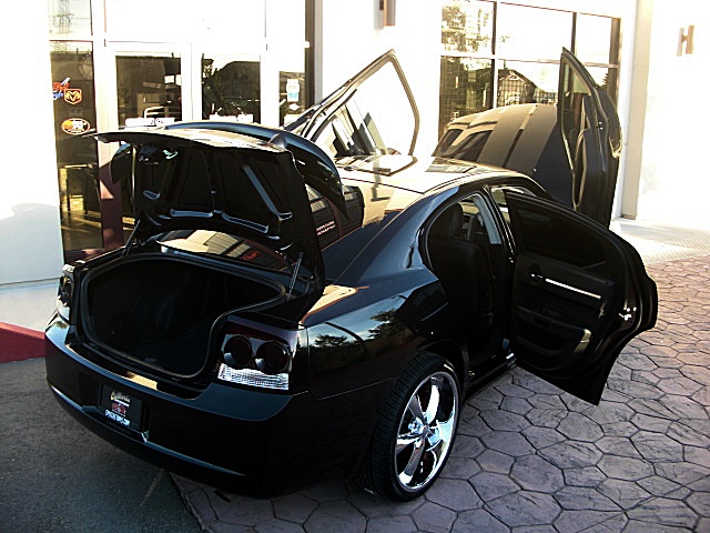 ChargerSXTlamboBLK/26w80.JPG