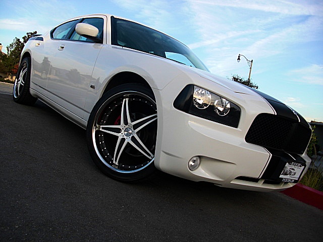 ChargerWhitStripes/1q139.JPG