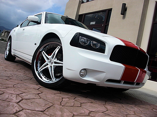 ChargerWhitStripes/1w31.JPG