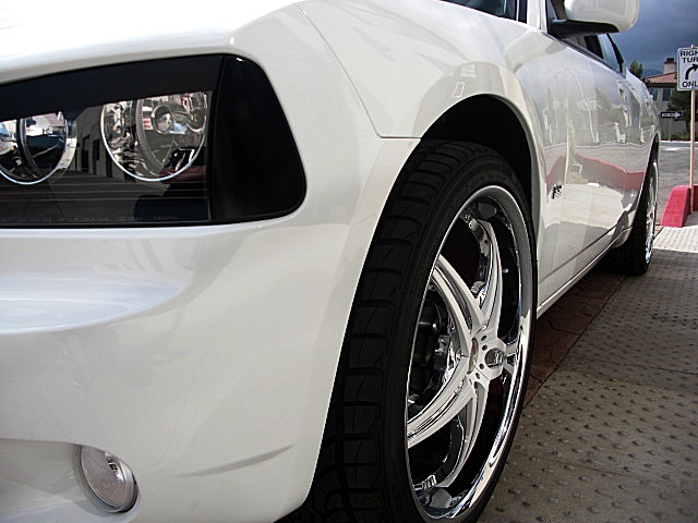 ChargerWhitStripes/1w52.JPG