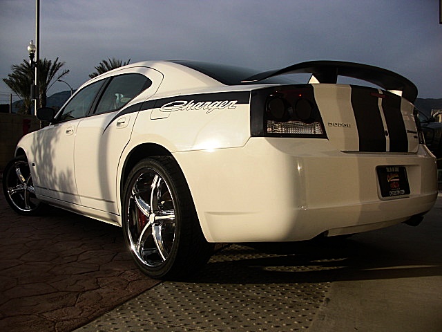 ChargerWhitStripes/24w50.JPG