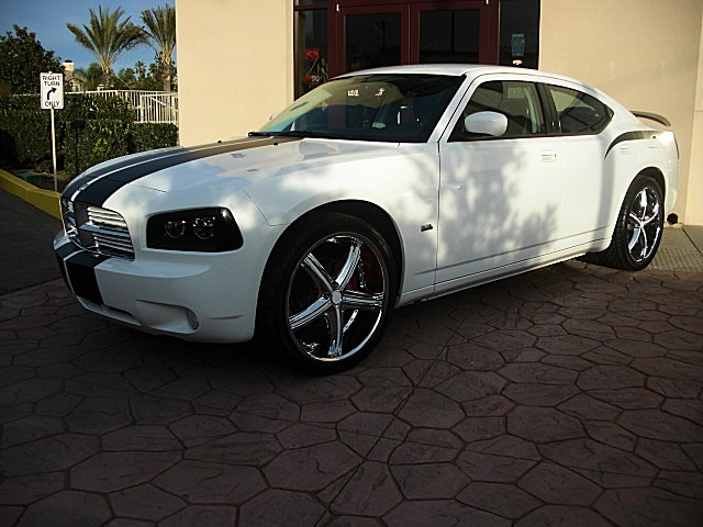 ChargerWhitStripes/24w50.JPG